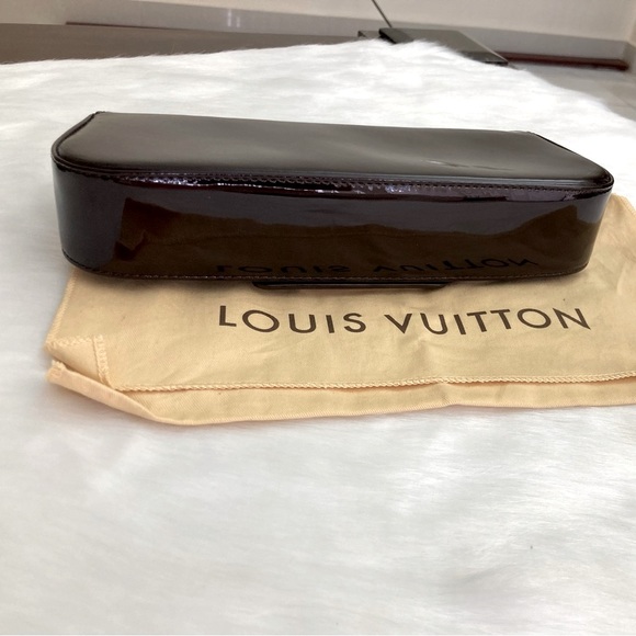 Stunning Clutch - Picture 8 of 17